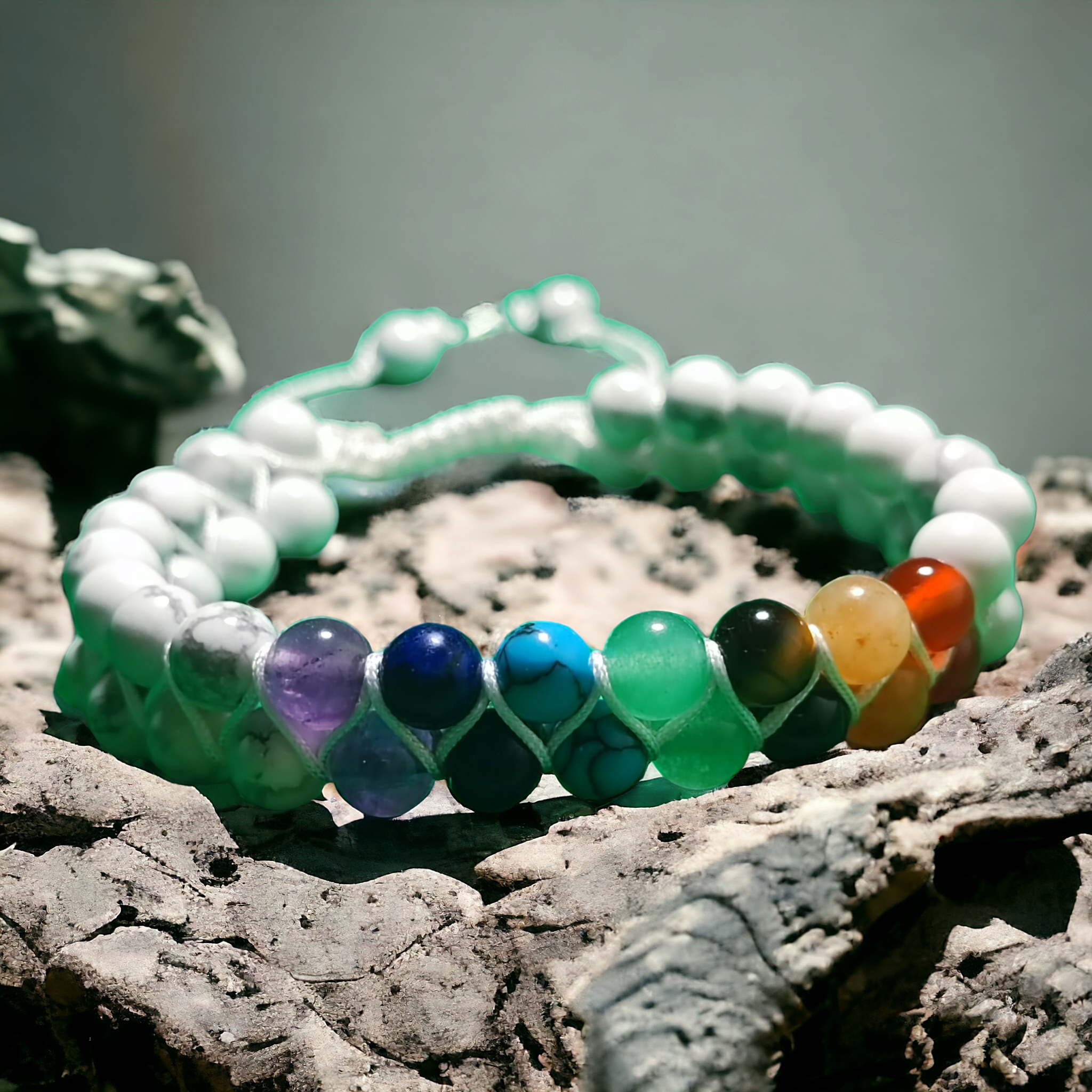 Viaggio dei sensi - Bracciale in howlite dei 7 Chakra